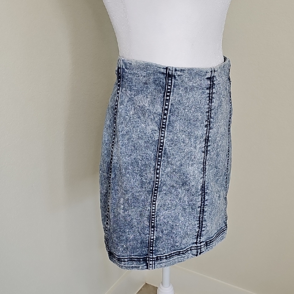 Free People Modern Femme Acid Wash Denim Stretch Mini Skirt - Picture 3 of 10